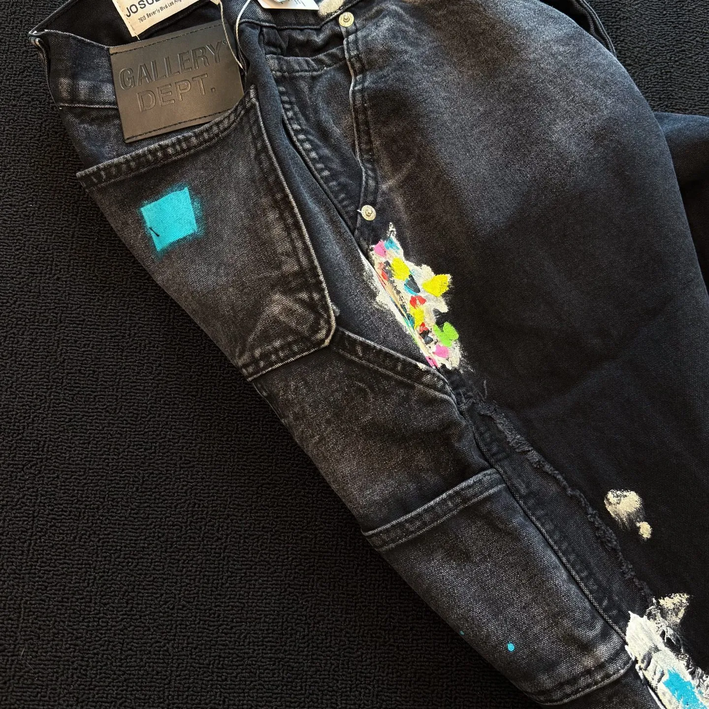P230 model number: D403 GALLERY DEPT micro-flare spliced distressed distressed jeans. Three-dimensional version. Loose and comfortable, not picky about body shape. Seiko factory. Original factory quality control. Same style for men and women. Can be matched with couples. Versatile recommendation. Necessary denim for all seasons. Made of heavy-duty washed pure cotton denim fabric. After washing, it is soft and thick. Very stylish when worn. Size: 28, 30, 32, 34, 36 (S-XXL) Color: Splicing Size reference # 28 pants length 100 waist 72 30 pants length 102 waist 76 32 pants length 104 waist 80 34 pants length 106 waist 84 36 pants length 108 waist 88